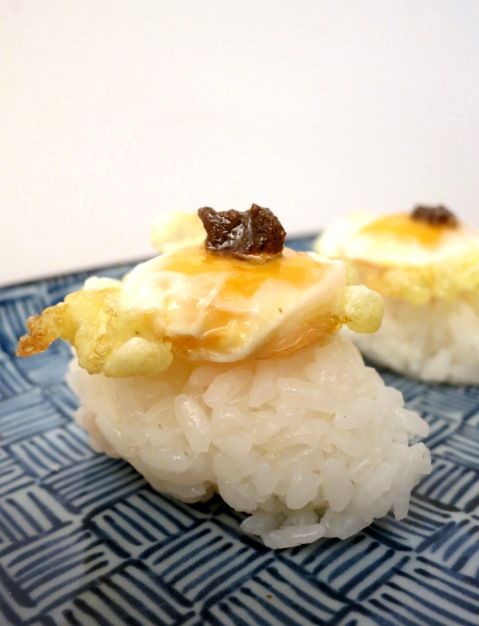 sushi de huevo de codorniz y trufa blanca